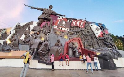 People mill in front of the Andres Bonifacio monument in Manila on Monday, Nov. 28, 2022. Bonifacio, one of the heroes of the Philippine revolution against Spain, celebrates his 159th birth anniversary today, Wednesday, November 30. TMT FILE PHOTO