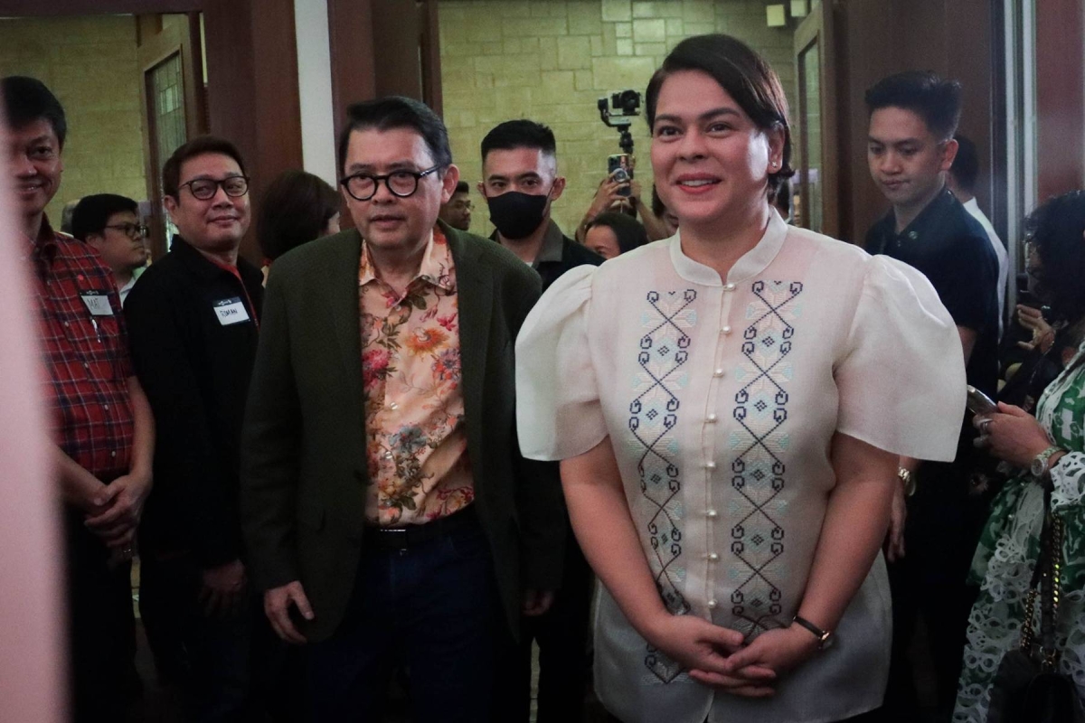 Vice President and Education Secretary Sara Duterte and Jose Ma. 'Joey' Concepcion 3rd, founder of the Philippine Center for Entrepreneurship Foundation, Inc., sign a memorandum of agreement at the GoNegosyo anniversary at the Manila Polo Club in Makati City, on Monday evening, Nov. 27, 2023. PHOTOS BY J. GERARD SEGUIA
