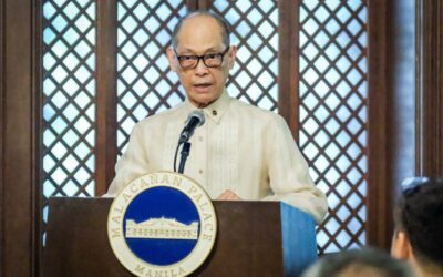 President Ferdinand Marcos Jr. presented over P541 million in People's Survival Fund for climate adaptation to local government beneficiaries during a ceremonial turnover in  Malacañang on Wednesday, November 29, 2023. With him were Finance Secretary Benjamin Diokno, Interior and Local Government Secretary Benjamin Abalos Jr., and Climate Change Commission Vice Chairperson and Executive Director Robert Borje. PHOTOS BY YUMMIE DINGDING/ PPA POOL