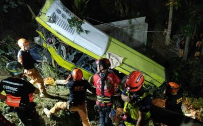 Tragic Bus Crash in the Philippines Claims 17 Lives, Including a Kenyan AFP1867605811308103134413424156895694196153---1