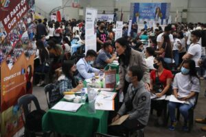 WORK WANTED Job seekers apply for employment at the opening on Thursday, Sept. 22, 2022, of the Mega Job Fair led by Malabon Mayor Jeannie Sandoval held at the Oreta Sports Complex. PHOTO BY RENE H. DILAN