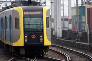 275996