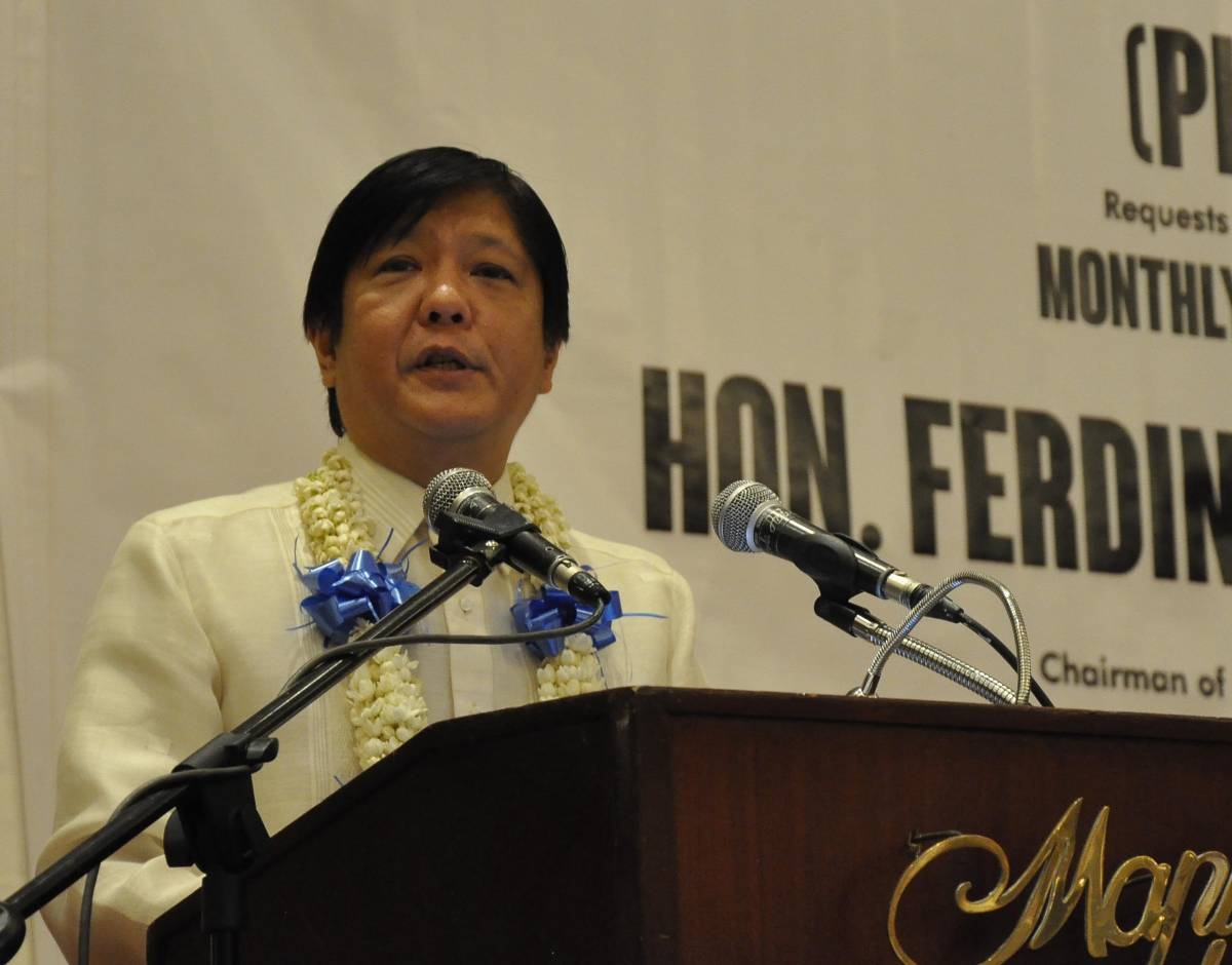 Sen. Ferdinand "Bongbong" Marcos, Jr. speaks in front of guests and Philconsa members on July 30 at the monthly membership meeting of Philippine Constitution Association in Manila Hotel. photo by: BONG RANES