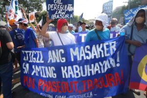 Members of transport group Piston continue their protest in Mendiola, Manila on Wednesday, Nov. 22, 2023. PHOTO BY MIKE DE JUAN
