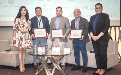 STAND UP, SPEAK UP Blanca Mercado (left), The Manila Times president and COO, awards plaques of recognition to Patrick Jay Veril, Corporate Social Responsibility head, Tata Consultancy Services, Asean; Sebastian Ibañez, data scientist, Asian Institute of Management; and Ken Lerona, Public Relations head, Home Credit Philippines, speakers at the ‘Student Empowerment 2023: Stand Up, Speak Up and Move Up’ forum held at the Sheraton Manila Bay on Tuesday, Dec. 12, 2023. With them is Times reporter Kristina Maralit. PHOTO BY J. GERARD SEGUIA