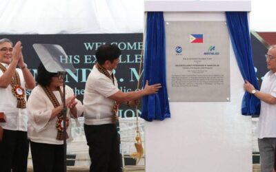WATER TREATMENT PLANT MARKER President Ferdinand Marcos Jr. (center), with Maynilad Water Services Inc. Chairman Manuel V. Pangilinan (right), unveils the marker of the new Poblacion Water Treatment Plant during its inauguration in Muntinlupa City on Friday, Dec 15, 2023. Also present were (from left) Maynilad President and CEO Ramoncito Fernandez, Environment and Natural Resources Secretary Maria Antonia Yulo-Loyzaga, and Metropolitan Water Works and Sewerage System (MWSS) Administrator Leonor Cleofas (not in photo). PHOTO BY RENE H. DILAN