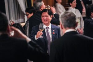 Japanese Prime Minister Fumio Kishida and Mrs. Yuko Kishida welcome President Ferdinand Marcos Jr., and First Lady Liza Araneta-Marcos at the Akasaka Palace Moto-Akasaka, Minato, Tokyo during the reception at the Commemorative Summit for the 50th Year of Association of Southeast Asian Nations (Asean)-Japan Friendship and Cooperation on Saturday, Dec. 16, 2023.
PHOTOS BY YUMMIE DINGDING / PPA POOL