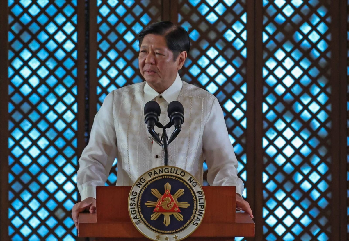 President Ferdinand Marcos Jr. signs into law the General Appropriations Act (GAA) of 2024 or the national budget at the Ceremonial hall of the Malacañan Palace on Wednesday, Dec. 20, 2023. PHOTO BY KJ ROSALES/PPA POOL