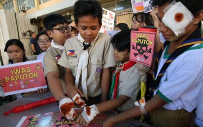 Toxics watchdog BAN Toxics and the administration of Toro Hills Elementary School in Quezon City launched “Iwas Paputok" campaign, urging the public to avoid firecrackers and fireworks. PHOTOS BY MIKE DE JUAN