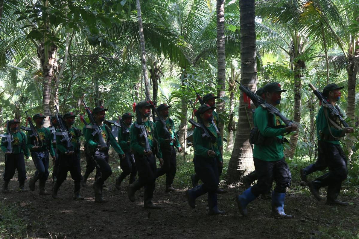 NPA members at Sierra Madre mountain. PHOTO BY RENE H. DILAN