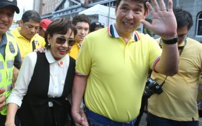 Former senator Ralph Recto (right) and wife Vilma Santos -Recto. PHOTO BY RENE H. DILAN