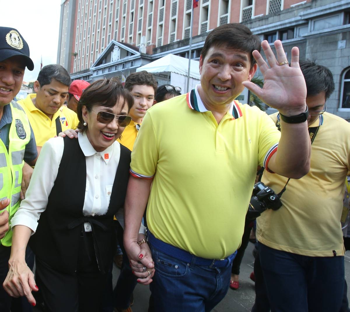 Former senator Ralph Recto (right) and wife Vilma Santos -Recto. PHOTO BY RENE H. DILAN