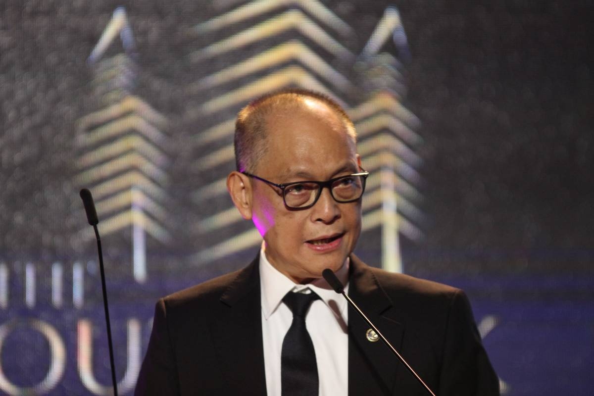 Photo By: J. GERARD SEGUIA
Sec. Benjamin Diokno of the Department of Budget and Management giving the keynote speech of the Outlook 2018 at Shangrila, Makati.