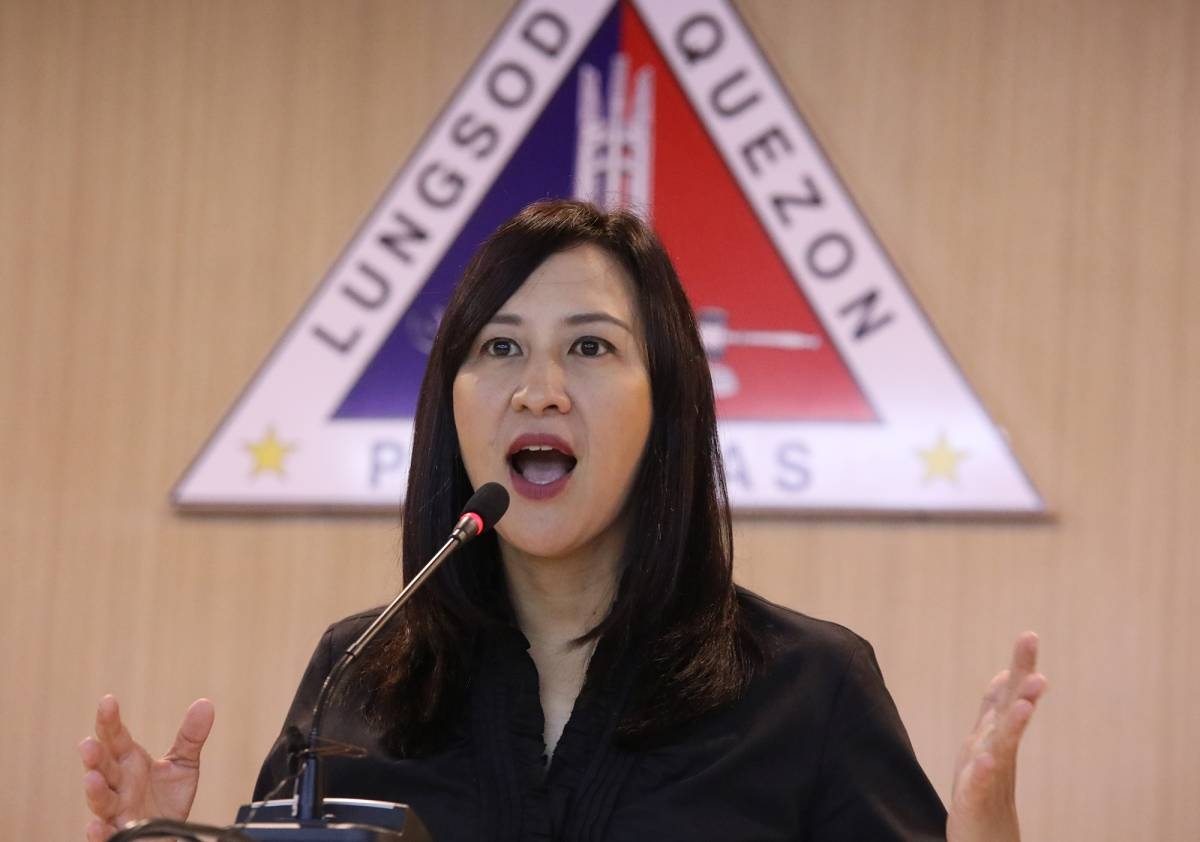 Photo by RUY L. MARTINEZ-pt2/news_jan/01_11/100120_presscon2_martinez-Quezon City Mayor Joy Belmonte at a press conference on Friday, regarding the spread of African swine fever (ASF), at  two supermarkets in Quezon City who were found to be selling meat with traces of the hog disease.