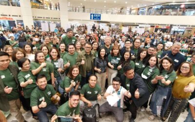 TOP MENTORS Go Negosyo founder Joey Concepcion joins Quezon City Mayor Joy Belmonte and some of the country’s most successful entrepreneurs and businessmen at the 3M on Wheels free entrepreneurship mentoring event held at the TriNoma Mall in Quezon City on Saturday, Jan. 20, 2024. The event marks the first salvo of entrepreneurship events for 2024 to be organized by the non-profit in its advocacy to promote entrepreneurship among Filipinos.