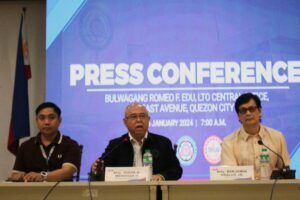 DILG Secretary Benjamin 'Benhur' Abalos Jr., Land Transportation Office (LTO) Chief Vigor D. Mendoza 2nd, and Renante G. Militante of the LTO Intelligence and Investigation Division present to the media on Friday, Jan. 26, 2024, three LTO employees suspected of stealing license plates from the agency’s plant in Quezon City. PHOTOS BY ISMAEL DE JUAN