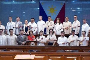 ‘Marooned’ Senators wear maroon armbands to show their opposition to attempts to amend the Constitution via people’s initiative on Monday, Jan. 29, 2024. SENATE PHOTO