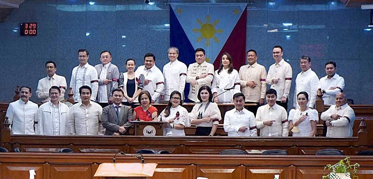 ‘Marooned’ Senators wear maroon armbands to show their opposition to attempts to amend the Constitution via people’s initiative on Monday, Jan. 29, 2024. SENATE PHOTO