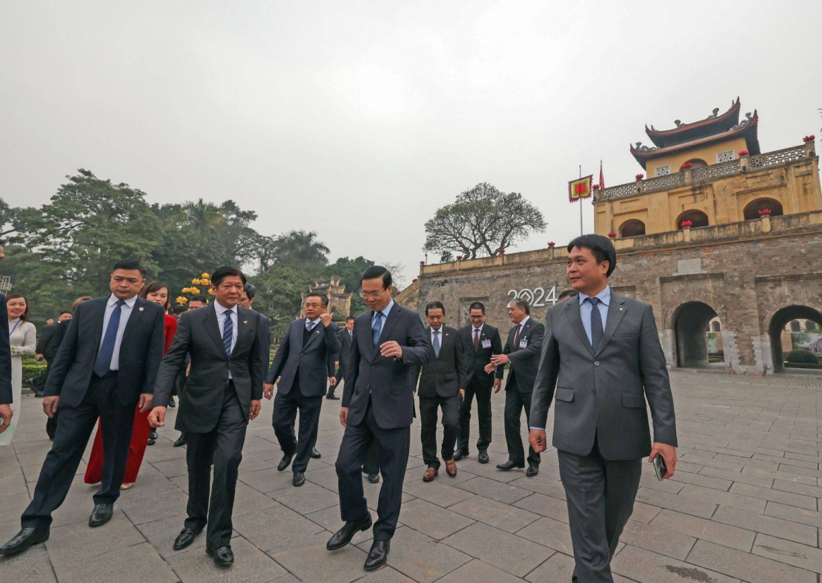 Marcos back in Manila after state visit to Vietnam