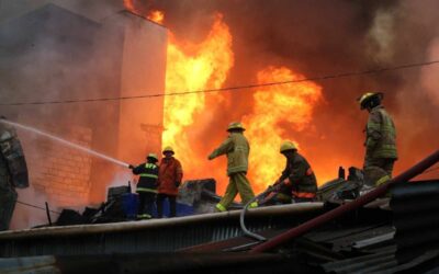 Fire Engulfs Residential Area in Manila PHOTO BY RENE H. DILAN