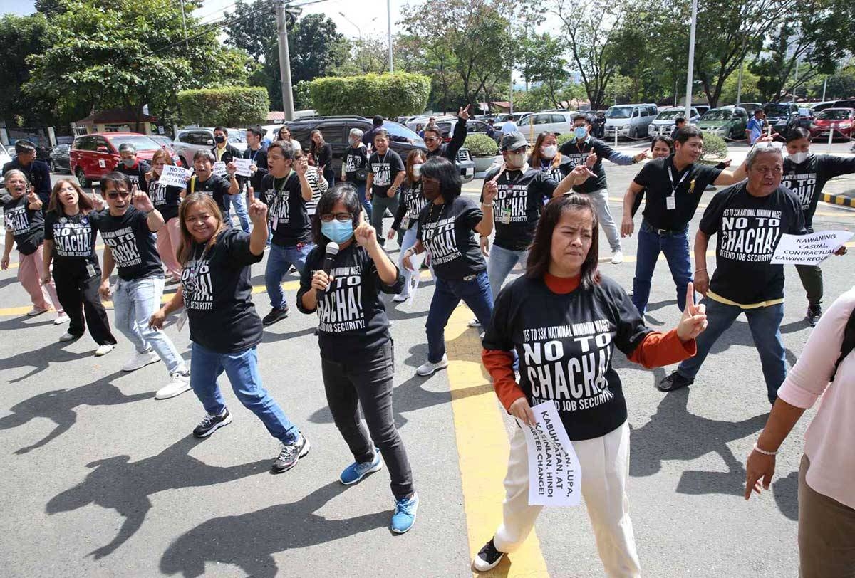 STEP ON CHA-CHA Senate employees hold a rally on Thursday, Feb. 1, 2024, against a people’s initiative campaign to revise the 1987 Constitution. PHOTO BY RENE H. DILAN