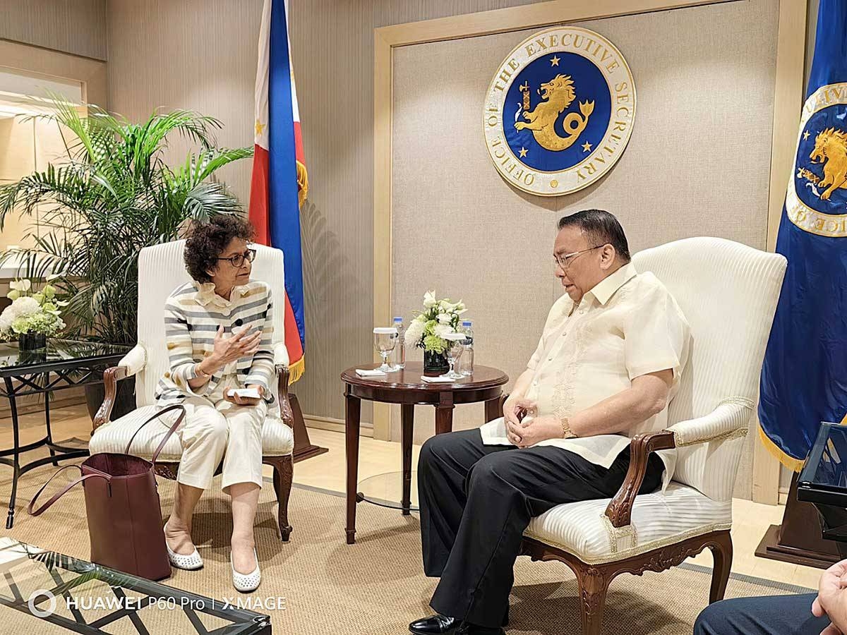 UN RAPPORTEUR IN MALACAÑANG Executive Secretary Lucas Bersamin and United Nations Special Rapporteur Irene Khan meet in Malacañang on Thursday, Feb. 1, 2024. Khan, who arrived last January 22, met with officials from different government agencies, including the Presidential Task Force on Media Security (PTFoMS), to assess the Philippines’ current state in ensuring rights to freedom of opinion and expression. She is expected to report her findings in a press conference on Friday, February 2, before leaving the country. PHOTO FROM PTFOMS