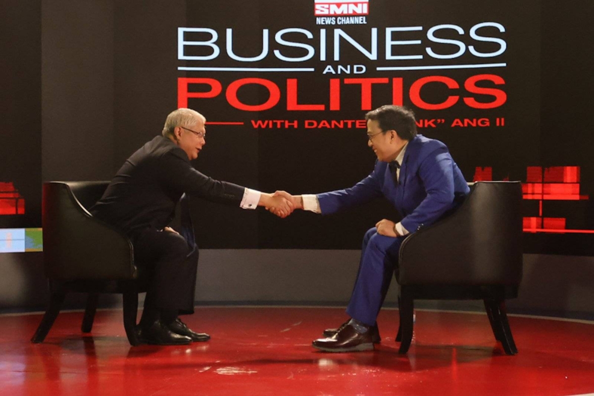 The Manila Times Chairman and Chief Executive Officer Dante ‘Klink’ Ang 2nd (left) with lawyer Mark Tolentino. PHOTO BY JOHN ORVEN VERDOTE