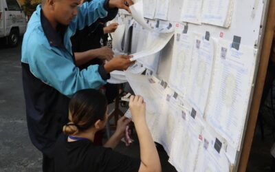 President Ferdinand Marcos Jr. leads Filipino voters in casting his ballot at a polling precinct in Mariano Marcos Elementary school in Batac, Ilocos Norte during the Barangay and Sangguniang Kabataan Elections (BSKE) on Monday, Oct. 30, 2023. Elsewhere, lines form in voting centers in Manila and Mandaluyong as residents await their turn. Comelec reports that there are over 91 million voters and a total of 672,016 positions up for grabs in the BSKE.
Photos by Rene H. Dilan, Mike Alquinto and Ismael De Juan