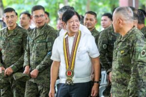 The military must assume the role of peacemaker while fighting to attain peace, President Ferdinand R. Marcos Jr. said on Friday. Speaking during his Talk to Troops at the Philippine Army’s 401st Infantry Brigade headquarters in Prosperidad, Agusan del Sur, President Marcos said his government has adopted new approach in tackling internal conflict—encouraging soldiers to become peacemakers while combating groups threatening peace and democracy. PCO Photo