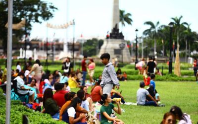 people in luneta park