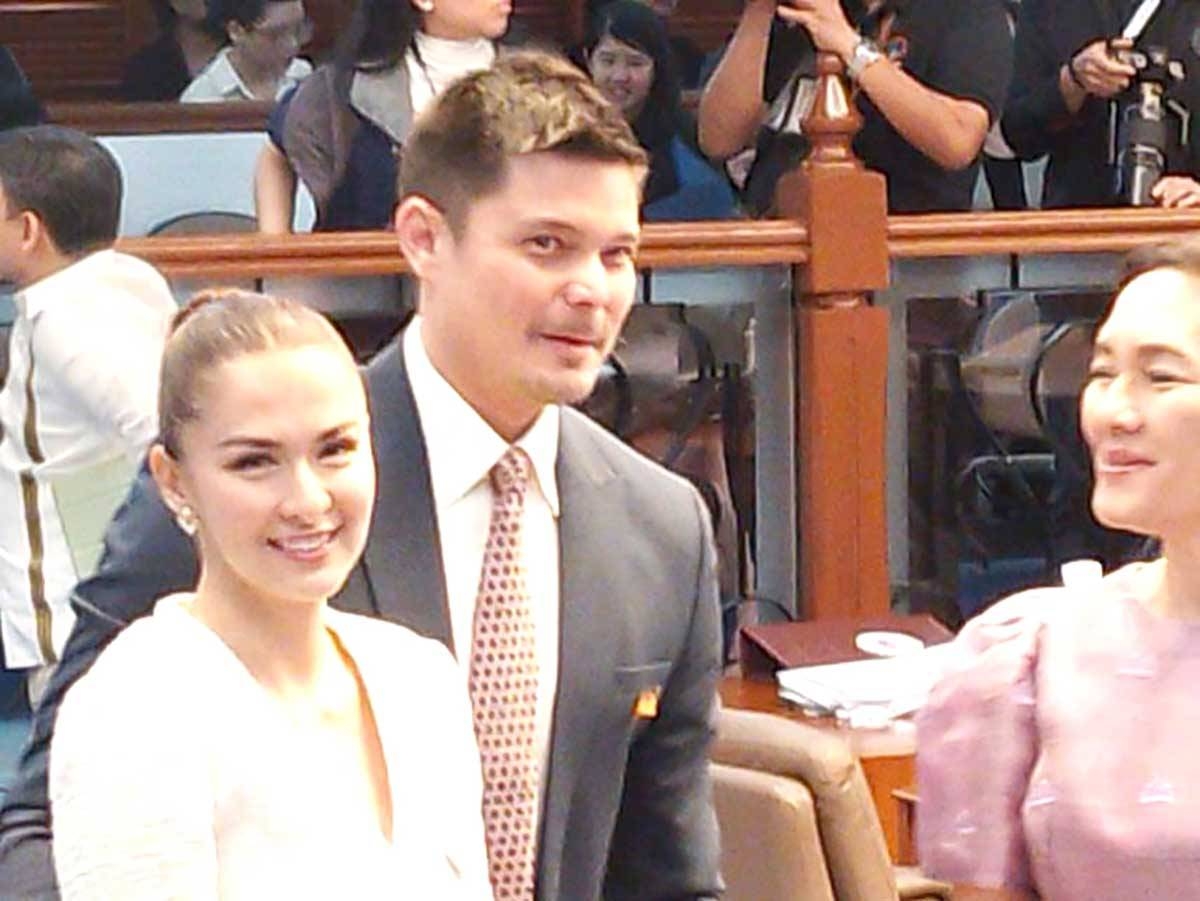 Actor Dingdong Dantes and wife Marian Rivera arrive at the Senate to witness the passage of the Eddie Garcia bill. Photo by Bernadette Tamayo