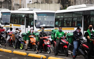 Marcos Collaborates with Grab to Legalize Motorcycle Taxis and Relax TNVS Regulations VP’S VACCINE EXPRESS Public utility drivers and delivery riders line up to get jabs as Vice President Maria Leonor ‘Leni’ Robredo rolled out her Vaccine Express program at a mall in Novaliches, Quezon City on Aug. 12, 2021. PHOTO BY JOHN ORVEN VERDOTE