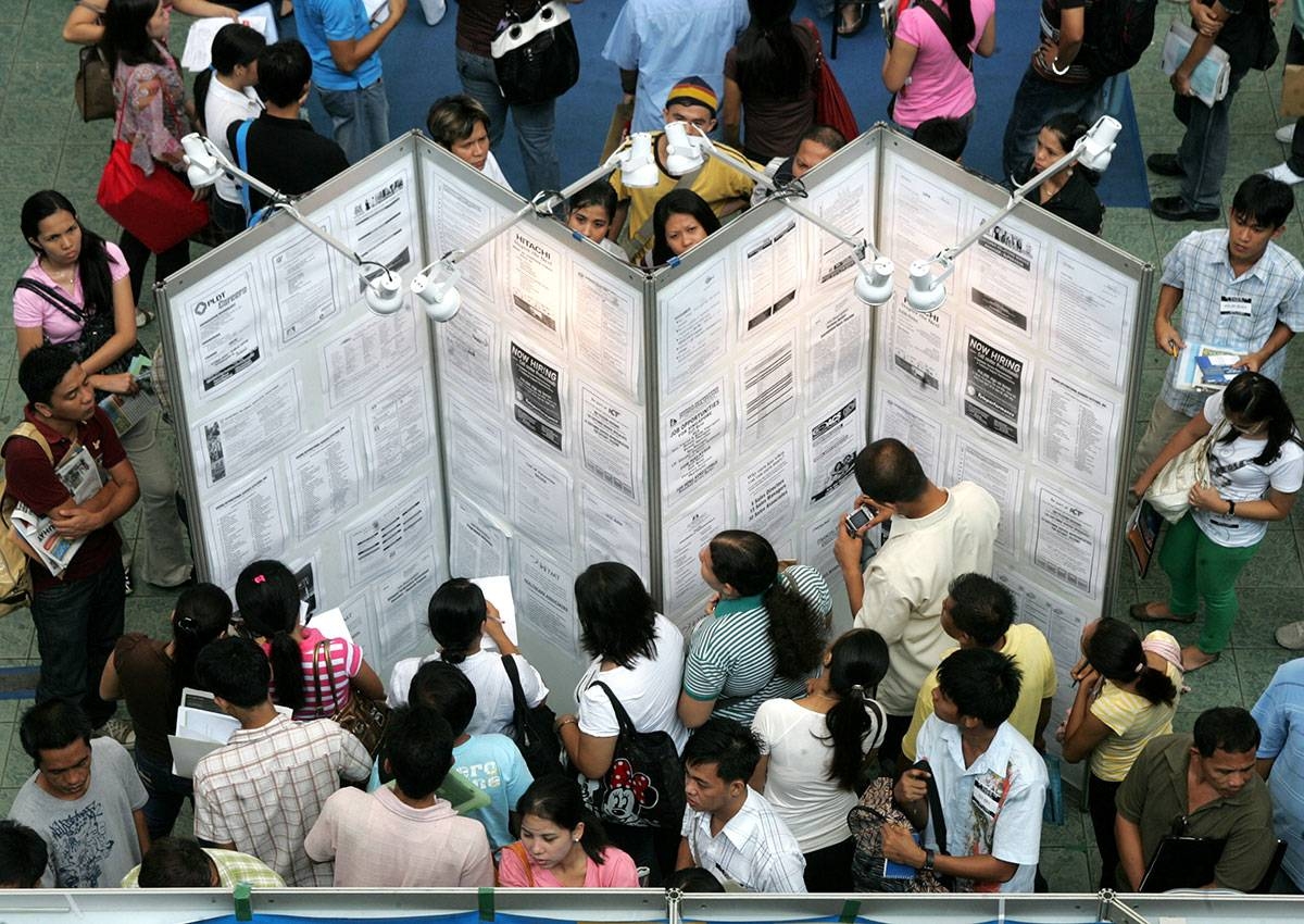filipinos looking for jobs