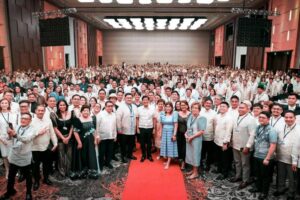 President Ferdinand Marcos Jr. poses with members of the League of Municipalities of the Philippines in Pasay City on Tuesday, Feb. 27, 2024. CONTRIBUTED PHOTO