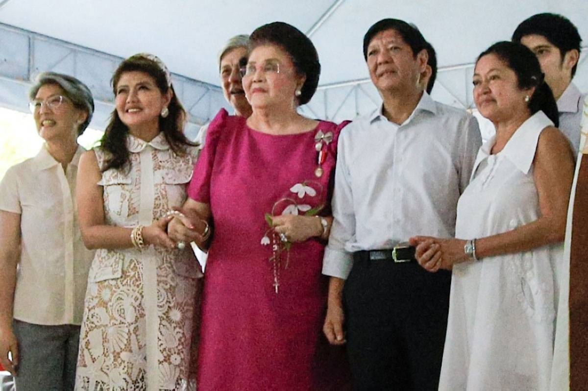 TOGETHER President Ferdinand Marcos Jr., together with his family, celebrates Mass for his late father, former president Ferdinand E. Marcos Sr., at the Libingan ng mga Bayani in Taguig City on All Saints’ Day, November 1. Also present are former first lady Imelda Marcos, Sen. Maria Imelda Josefa ‘Imee’ Marcos, Irene Marcos-Araneta, First Lady Marie Louise ‘Liza’ Araneta-Marcos and presidential sons Simon and Vincent. MALACAÑANG PHOTO
