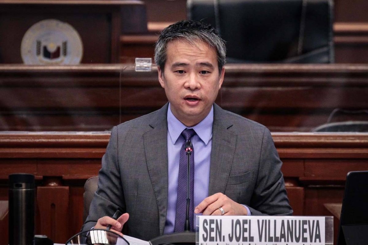 080321_PRIBsenvillanueva4
SENATE P.R.I.B. PHOTO
Sen. Joel Villanueva honors women overseas Filipino workers (OFWs) in observation of National Women’s Day during Monday’s hybrid hearing of the Committee on Labor, Employment and Human Resources Development, March 8, 2021, on several measures seeking to create a separate department for OFWs. Villanueva said the proposed Department of Overseas Filipinos (DOFIL) is more inclined to address the needs and welfare of women, noting that 1,233,120 or 56 percent of OFWs are female. (Senate PRIB)