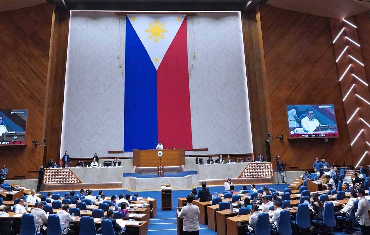 The House of Representatives under the leadership of Speaker Ferdinand Martin Romualdez today began the period of sponsorship and debate on Resolution of Both Houses (RBH) No. 7 which seeks to amend certain economic provisions of the 1987 Constitution, particularly on the grant of legislative franchises to public utilities (Article XII), basic education (Article XIV), and advertising (Article XVI). Photo from House of Representatives of the Philippines FB page