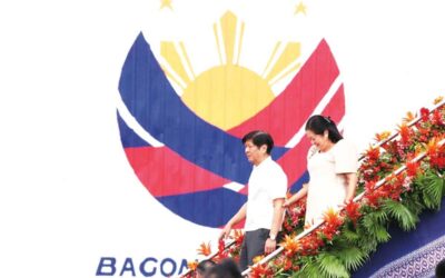 Strengthening Bonds: President Marcos Jr.’s Visits to Germany and Czech Republic HOLDING ON President Ferdinand Marcos Jr. and first lady Marie Louise ‘Liza’ Araneta-Marcos arrive in Manila on Saturday, March 16, 2024, from their weeklong state visit to Germany and the Czech Republic. The Marcoses’ plane landed at the Maharlika Presidential Hangar, Villamor Airbase in Pasay. PHOTO BY RENE H. DILAN