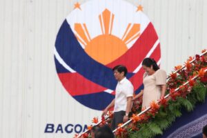HOLDING ON President Ferdinand Marcos Jr. and first lady Marie Louise 'Liza' Araneta-Marcos arrive in Manila on Saturday, March 17, 2024, from their weeklong state visits to Germany and the Czech Republic. The President's plane landed at the Maharlika Presidential Hangar, Villamor Airbase in Pasay City.
PHOTOS BY RENE H. DILAN