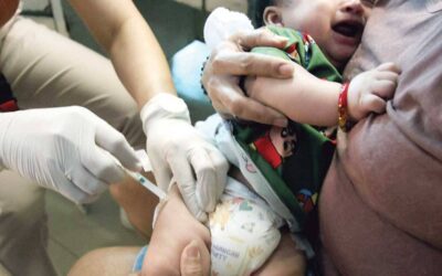 ‘THAT HURTS’ A health worker injects a pentavalent vaccine on an infant at a health center in Quezon City on Friday, March 22, 2024. The Quezon City government declared an outbreak of pertussis or whooping cough after logging 23 cases, including four deaths, mostly infants from 22 to 60 days old. PHOTO BY ISMAEL DE JUAN