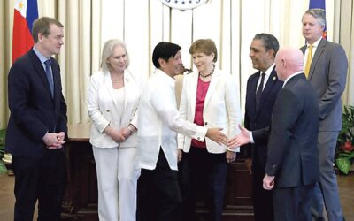 PALACE VISIT President Ferdinand Marcos Jr. welcomes members of the US congressional delegation. PPA POOL / MARIANNE BERMUDEZ