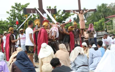 “Road Closures in Manila for Good Friday Procession: Plan Your Travel Accordingly” Willy Salvador portrays Jesus Christ during the crucifixion in Barangay San Juan, San Fernando, Pampanga on Good Friday, April 7, 2023.
PHOTOS BY RENE DILAN