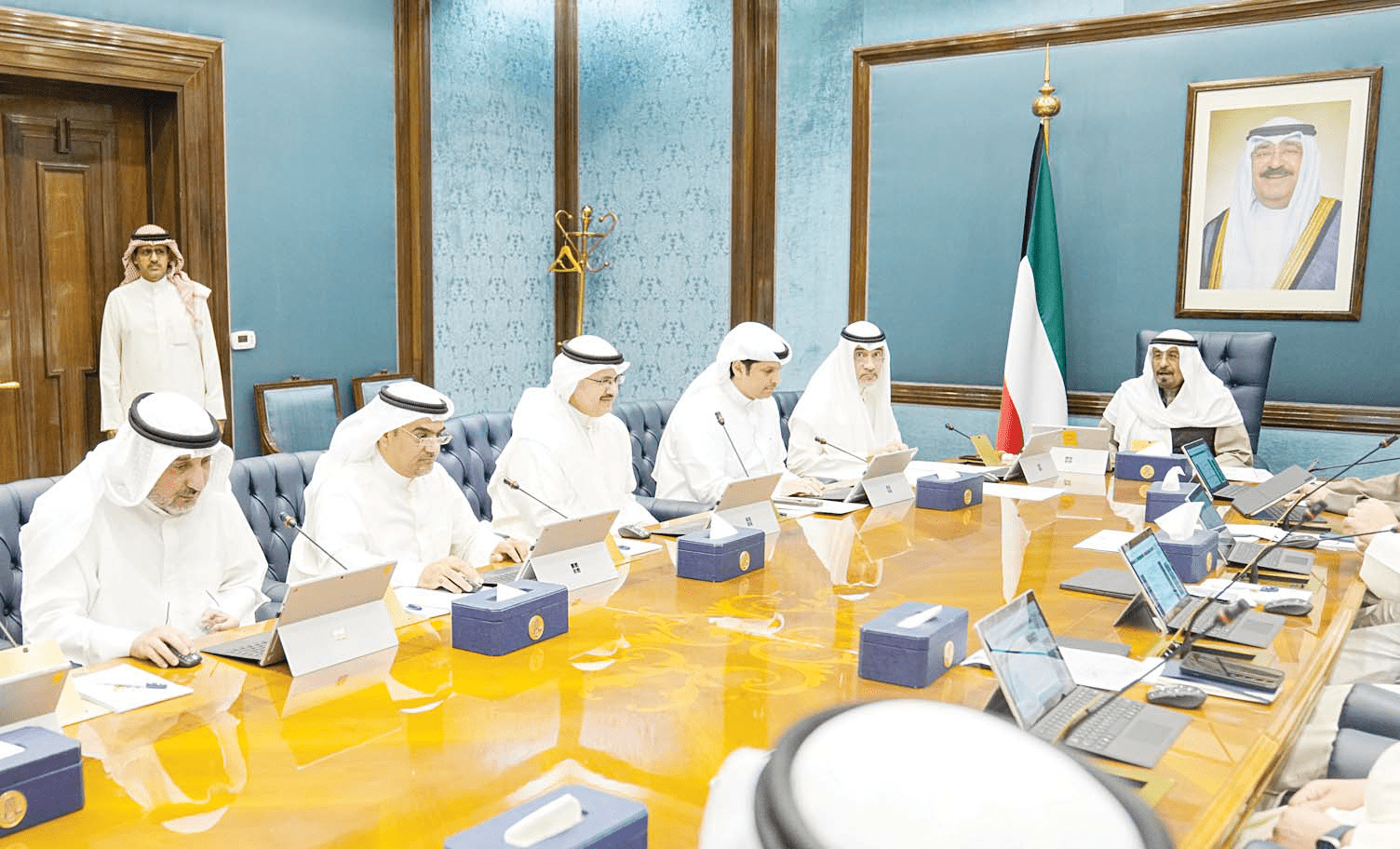 kuwait government officials meeting