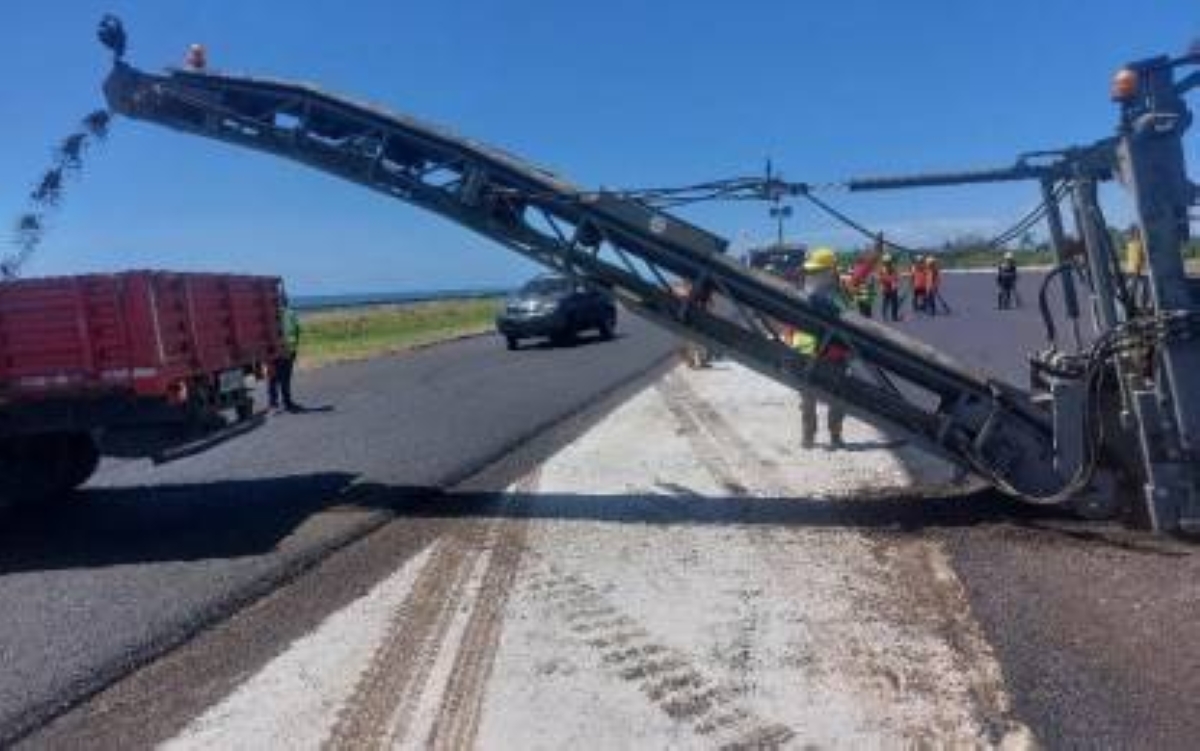 EMERGENCY. The runway of the Tacloban Airport on April 3, 2024. The repair has affected several flights. Photo courtesy Civil Aviation Authority of the Philippines via PNA
