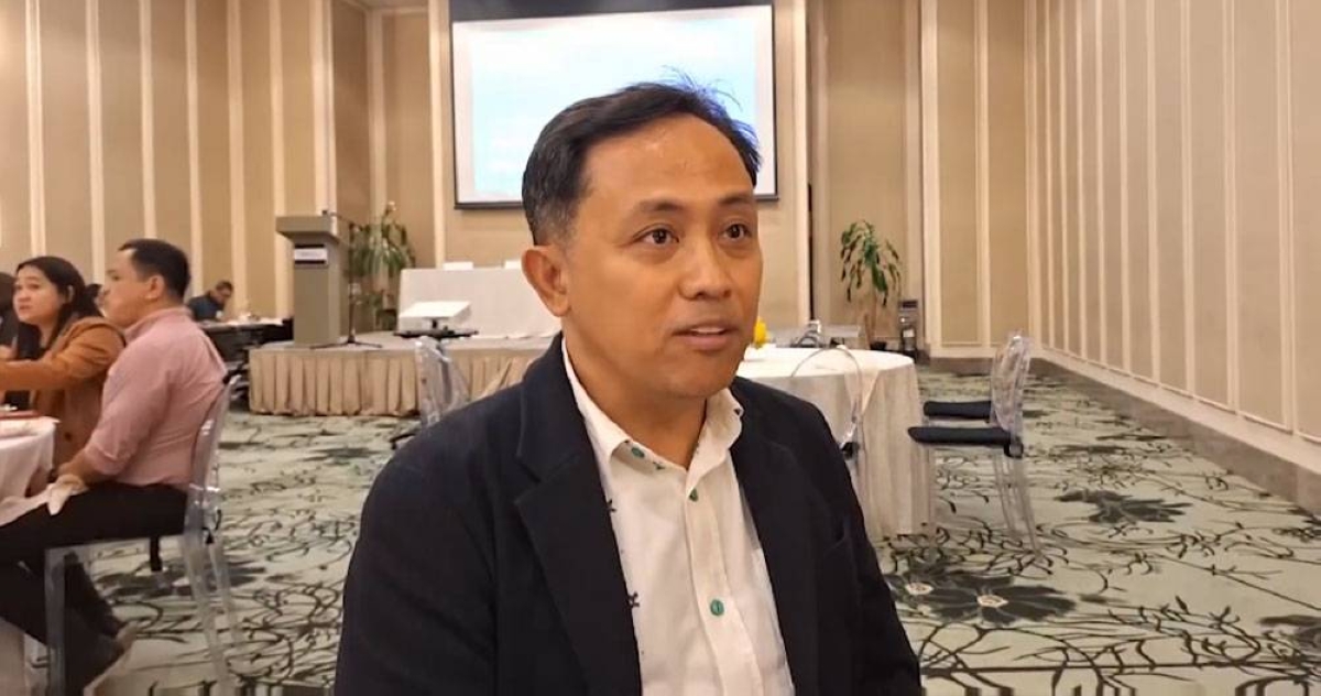 Dr. Fernando Paragas, UP College of Mass Communications dean and lead researcher of the Philcare Wellness Index
