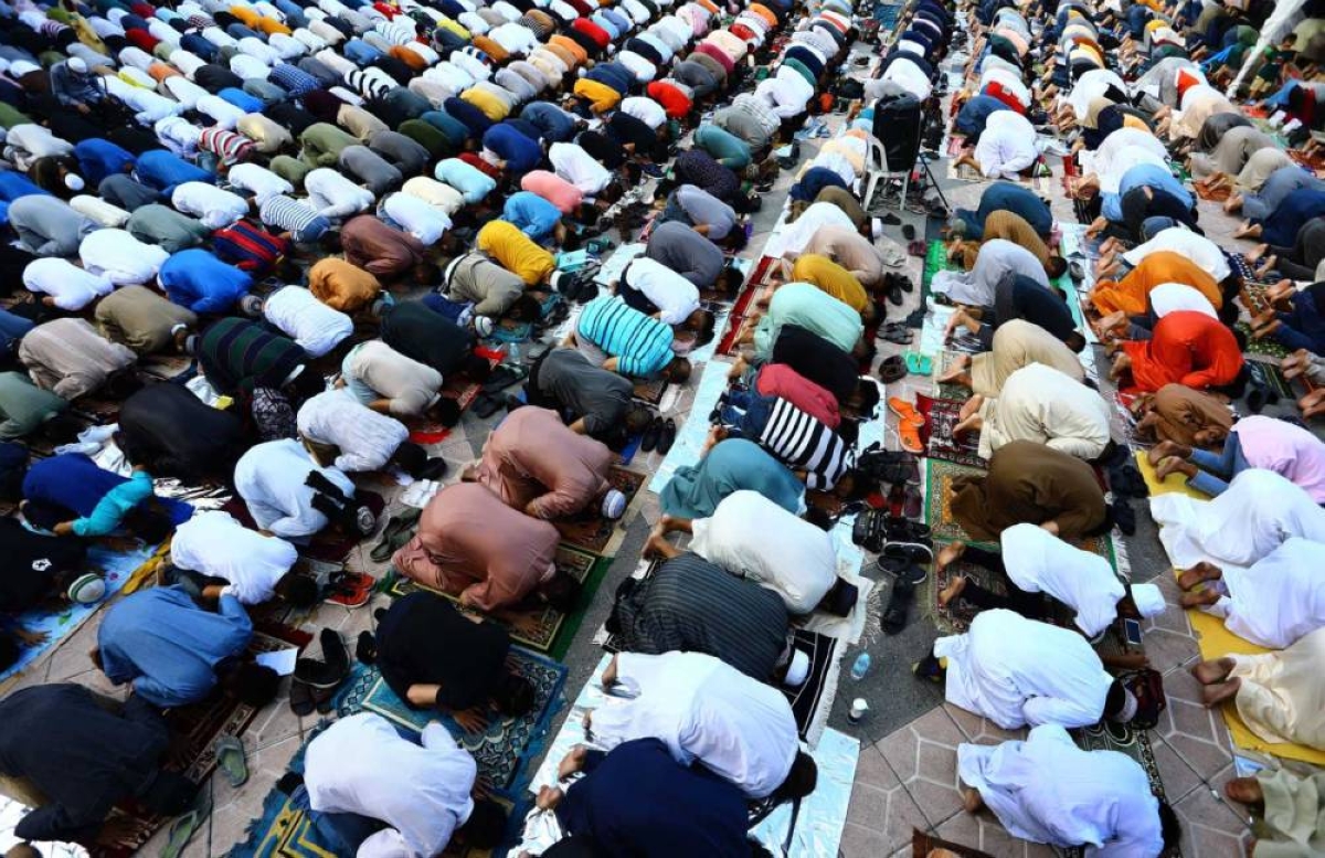 Day of prayer Filipino Muslims pray as they celebrate Eid al-Fitr, the end of Ramadan, in Manila on Monday, May 2, 2022. PHOTO By MIKE ALQUINTO