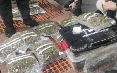 “Major Drug Bust: 32.13 Kilograms of Shabu Seized at NAIA” NOT HIDDEN ENOUGH Airport officials inspect the contraband. Contributed photo