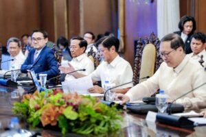President Ferdinand Marcos Jr. accompanied by the Private Sector Advisory Council (PSAC) – Digital Sector Group, propels internet connectivity and one million digital jobs. Photo from PCO