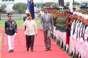 EMIR AT THE PALACE President Ferdinand Marcos Jr. and Qatar’s Emir Sheik Tamim bin Hamad Al Thani troop the line during the welcome ceremony in Malacañang on Monday, April 22, 2024. PPA POOL PHOTO
