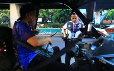 Personnel of the Manila Traffic and Parking Bureau issue violation tickets to electric bike and e-trike drivers on the first day of the ban on electric bikes and trikes. The  Metropolitan Manila Development Authority on Monday said apprehended drivers were given a warning but violation tickets will be issued beginning April 17, 2024. PHOTOS BY MIKE ALQUINTO
